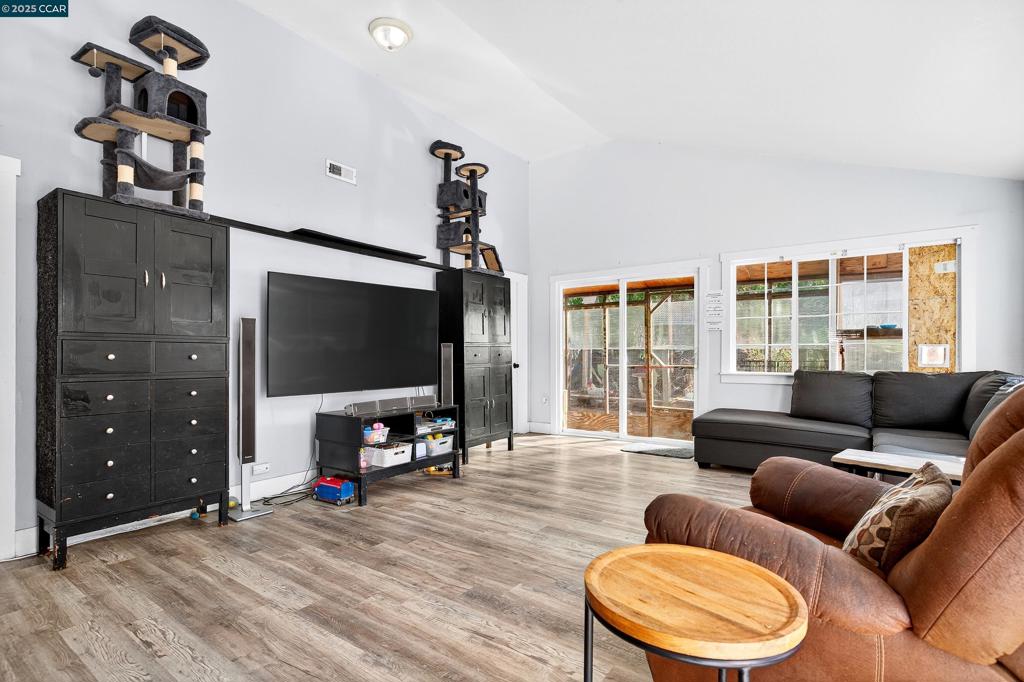 PINOLE VALLEY - Residential