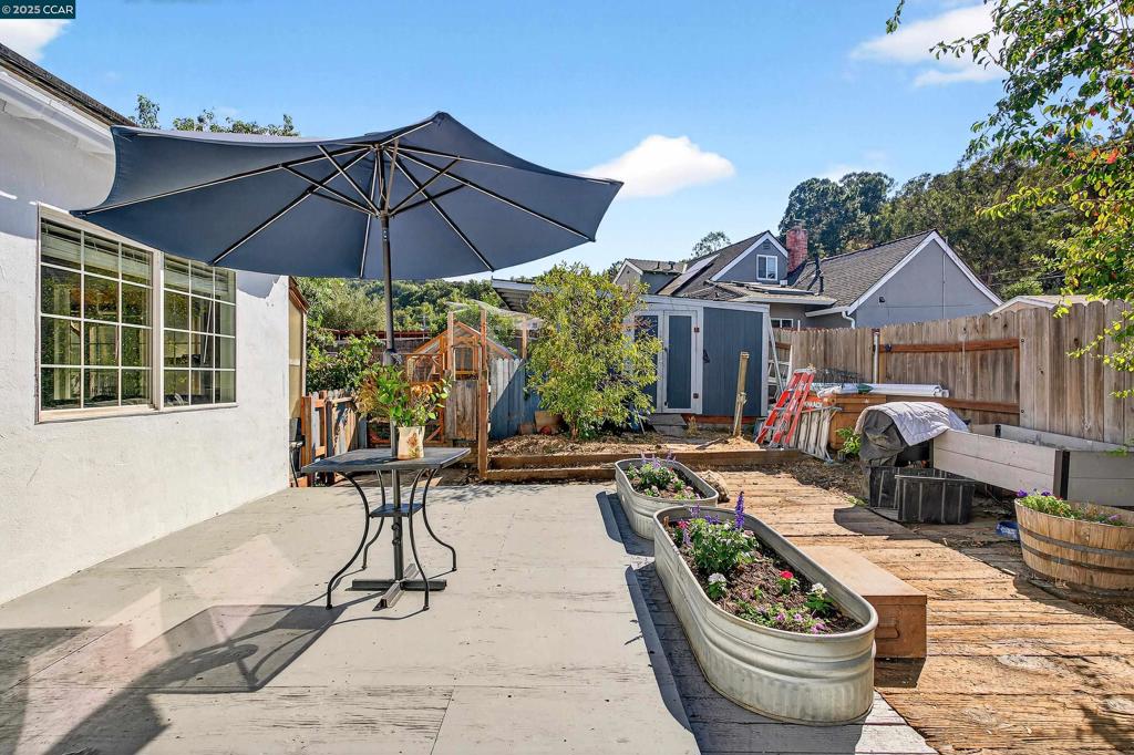 PINOLE VALLEY - Residential