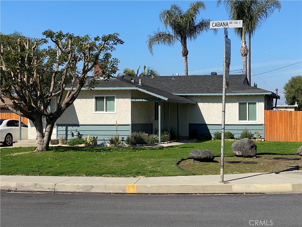 Just listed a great front house with 3 bedrooms 1 Bath in front house (1,204 sf) for lease at a great corner lot location. Comes with Ductless A/C and Central Heating unit. Has newer kitchen cabinet and countertop. Newer flooring throughout the living room and bedrooms. Conveniently located near all the stores. West Covina schools. There is also a rear studio unit with its own backyard for lease.