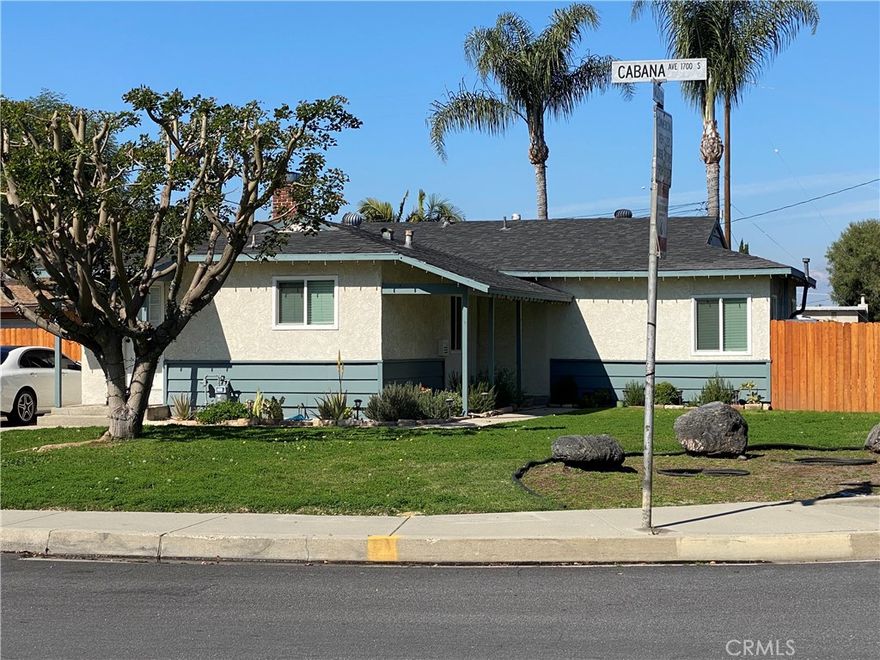Just listed a great front house with 3 bedrooms 1 Bath in front house (1,204 sf) for lease at a great corner lot location.  Comes with Ductless A/C and Central Heating unit. Has newer kitchen cabinet and countertop. Newer flooring throughout the living room and bedrooms. Conveniently located near all the stores. West Covina schools.  There is also a rear studio unit with its own backyard for lease.