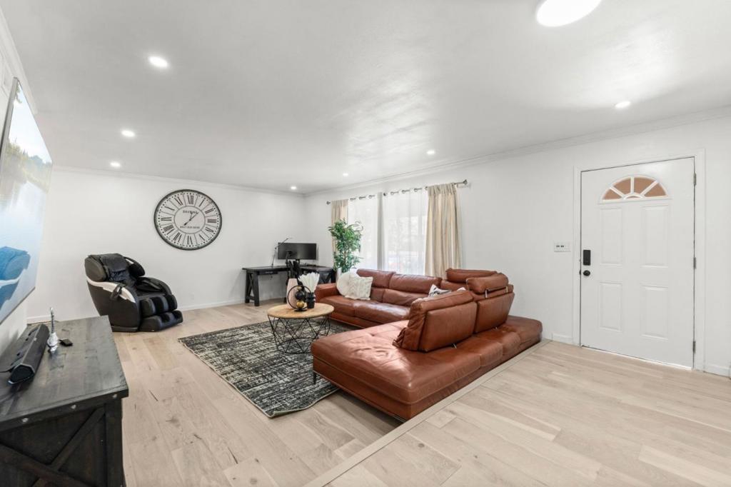 455 S Park Victoria Drive