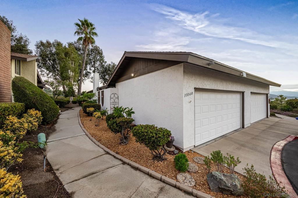 11060 Plum Tree Ln