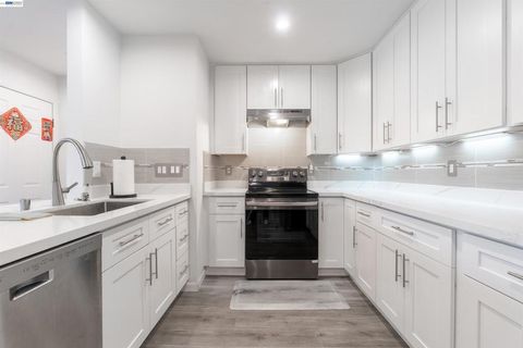 Photo of 277 Hackamore Cmn, Fremont, CA 94539 (MLS # 41130597)