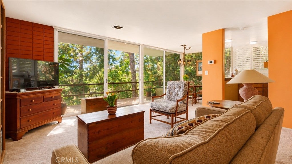 395 Cliff Drive