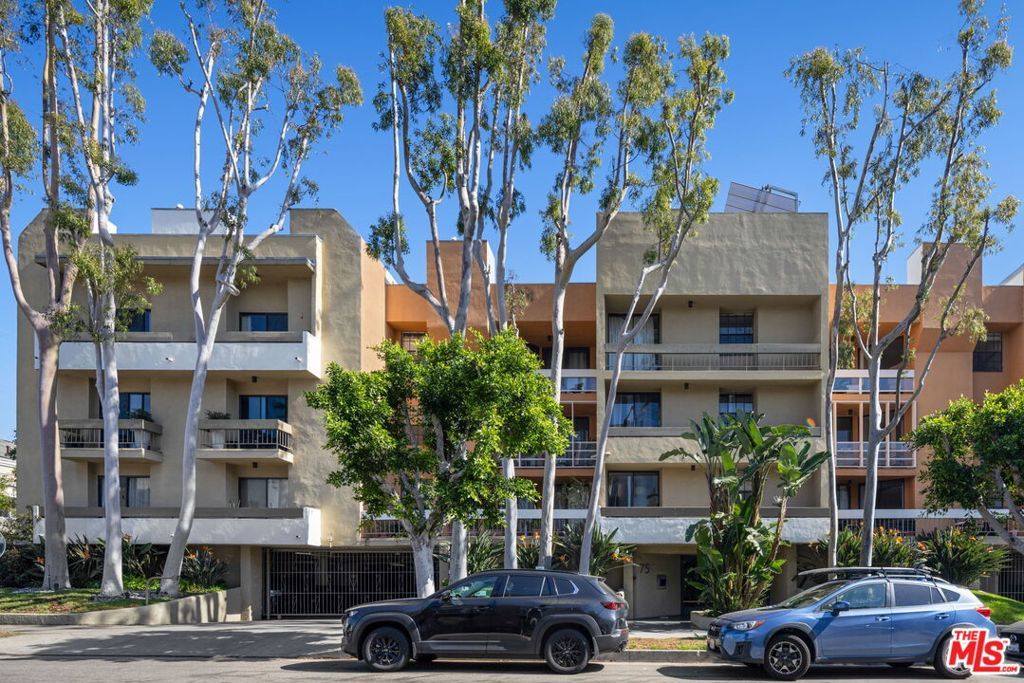 Photo of 750 N Kings Road #224, West Hollywood, CA 90069 (MLS # 26649705)