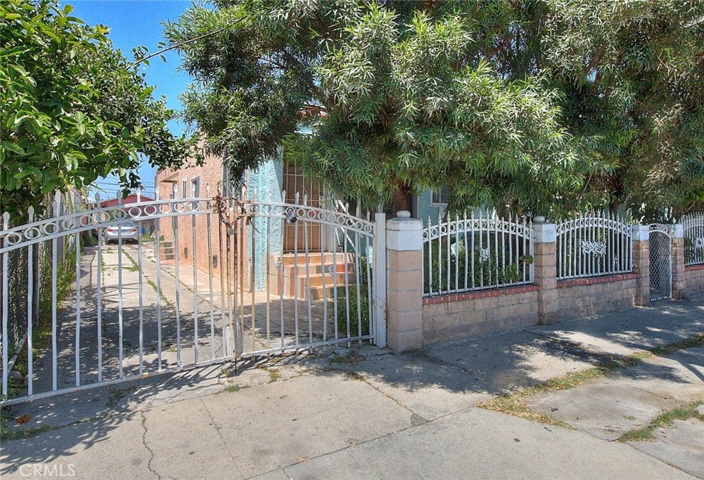 1159 E 74th Street