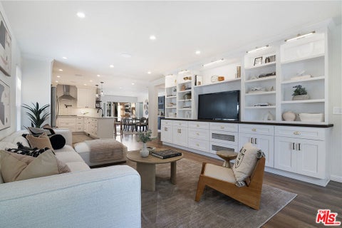 Photo of 8828 Alcott Street, Los Angeles, CA 90035 (MLS # 26868897)