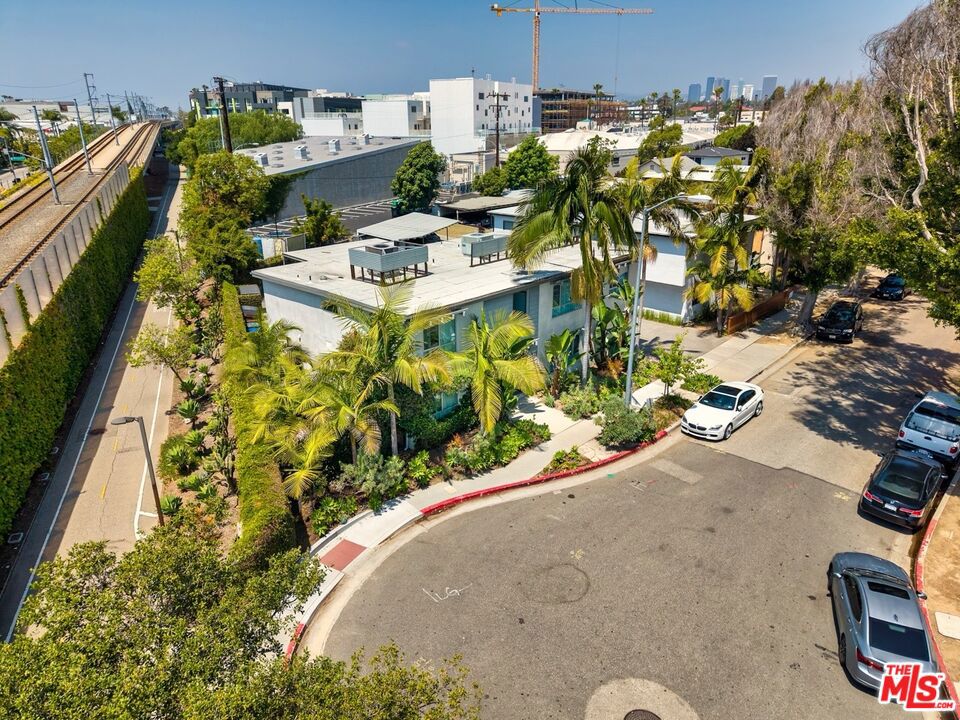 3425 Helms Avenue