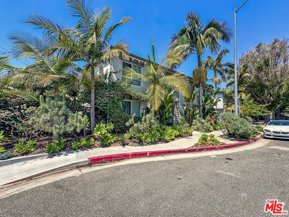 3425 Helms Avenue