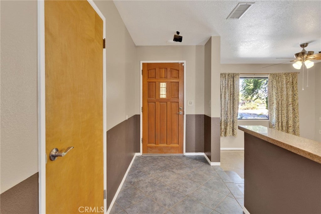 11470 Hawthorne