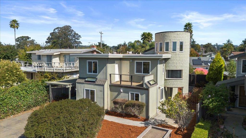 526 Middlefield Drive