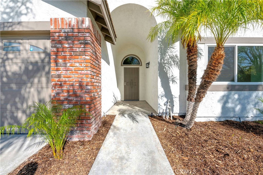 29740 Via Las Chacras