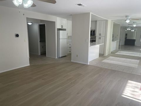 Photo of 450 W Vermont Ave #1803, Escondido, CA 92025 (MLS # 260011810SD)