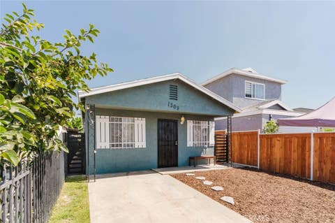 Photo of 1309 W 131st Street, Compton, CA 90222 (MLS # SR26166263)