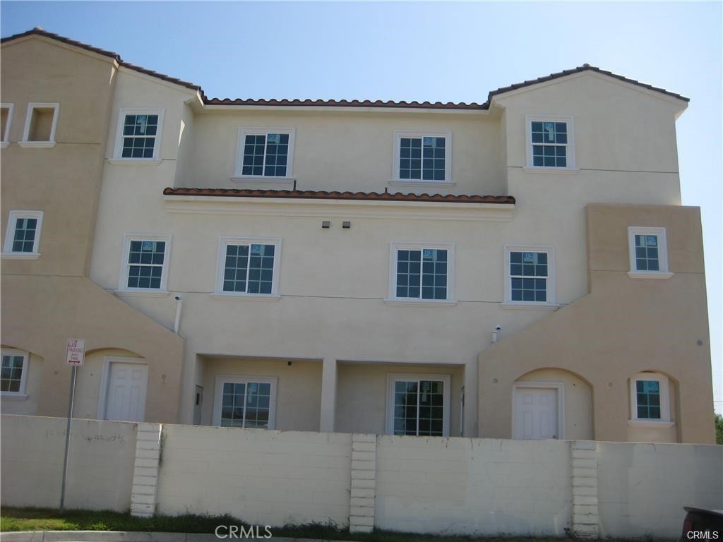 926 W. La Jolla Street E