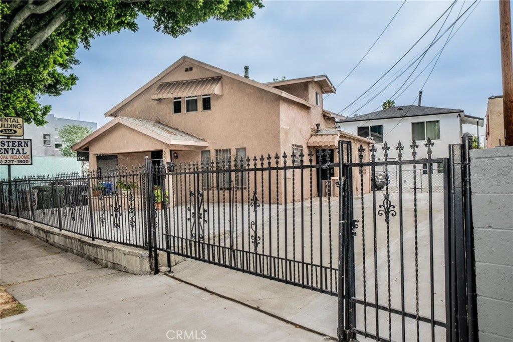3340 N Eastern AVE