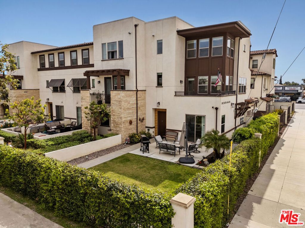 Photo of 15812 Santa Ana Avenue #1, Bellflower, CA 90706 (MLS # 26662955)