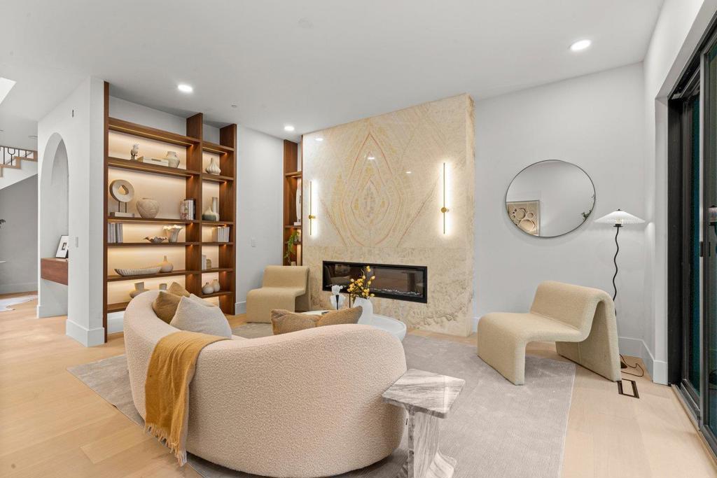 15 San Juan Avenue