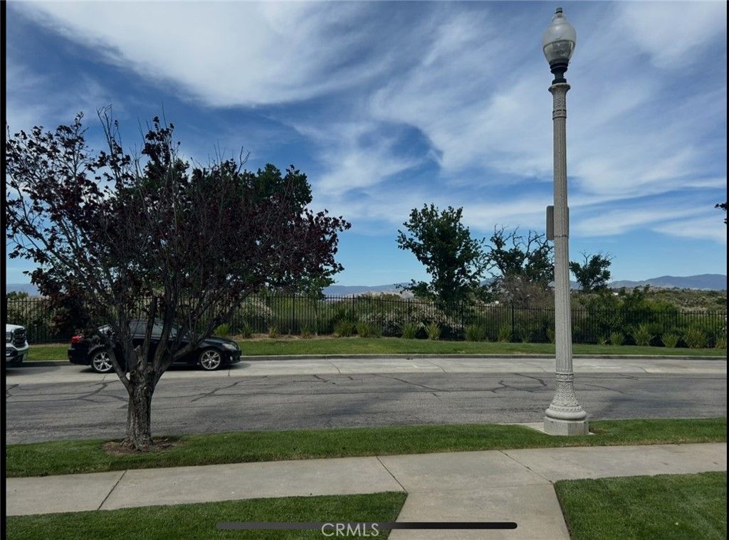 Photo of 27010 Carmelita Dr, Valencia, CA 91355 (MLS # SR26072887)