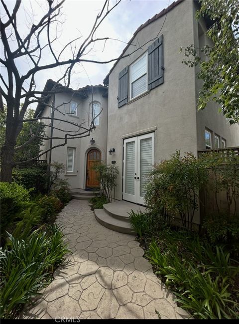 Photo of 27010 Carmelita Dr, Valencia, CA 91355 (MLS # SR26072887)