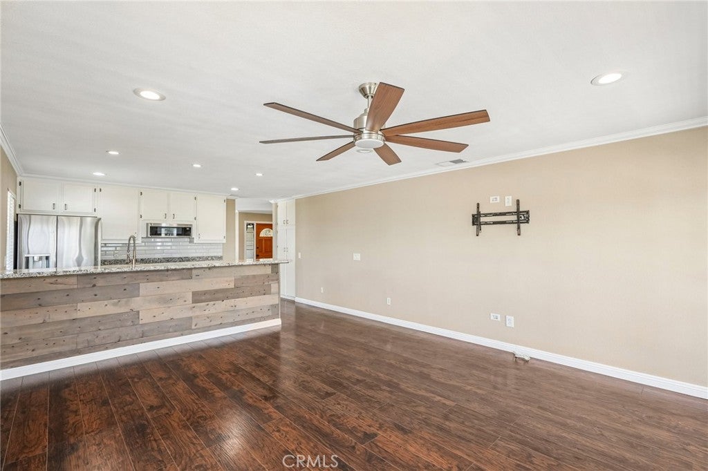 14342 Laurel