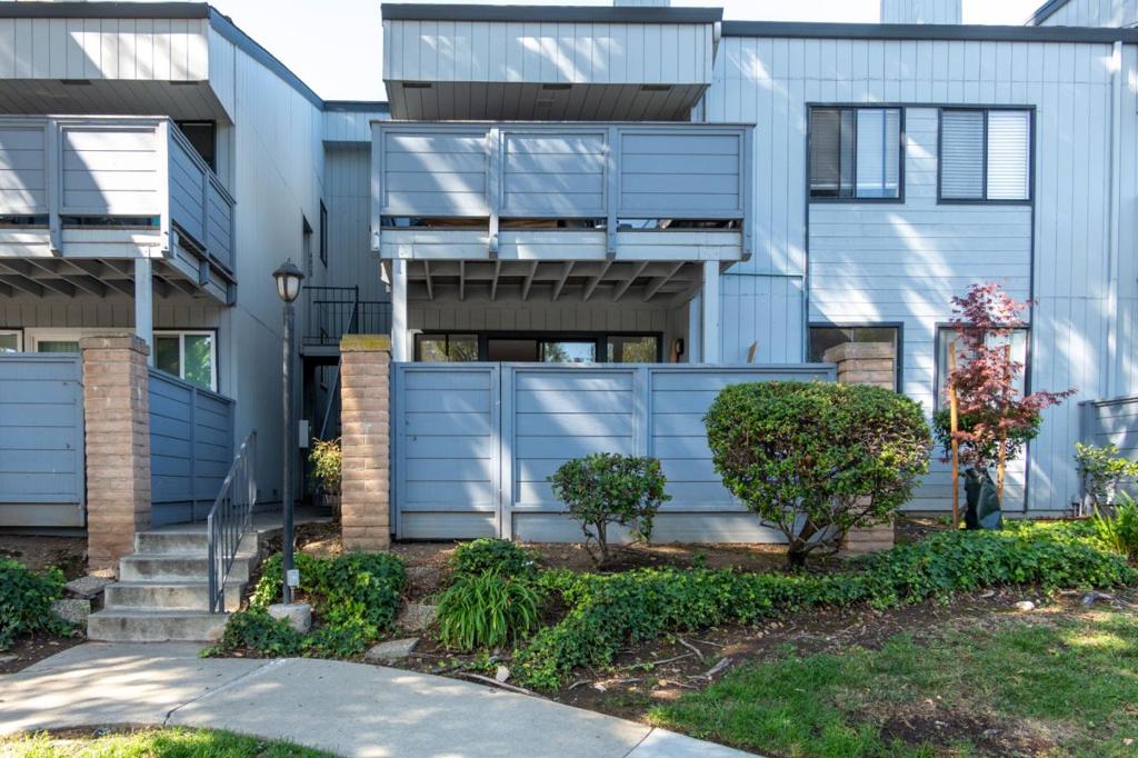 4822 Pine Forest Place