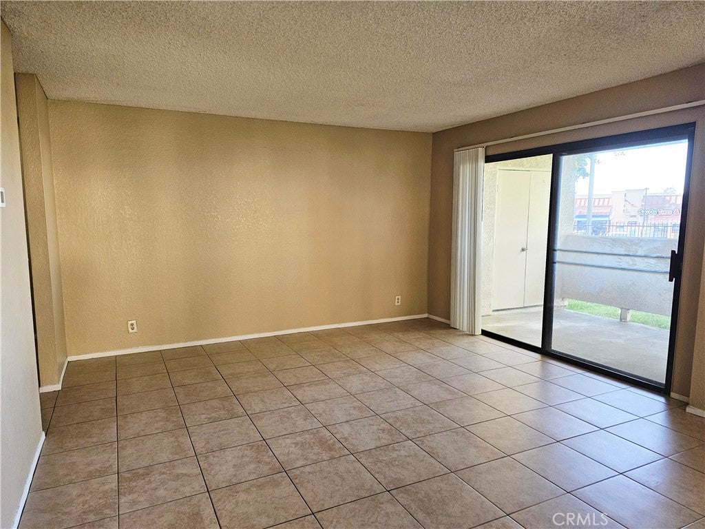 2554 Olive Drive 19