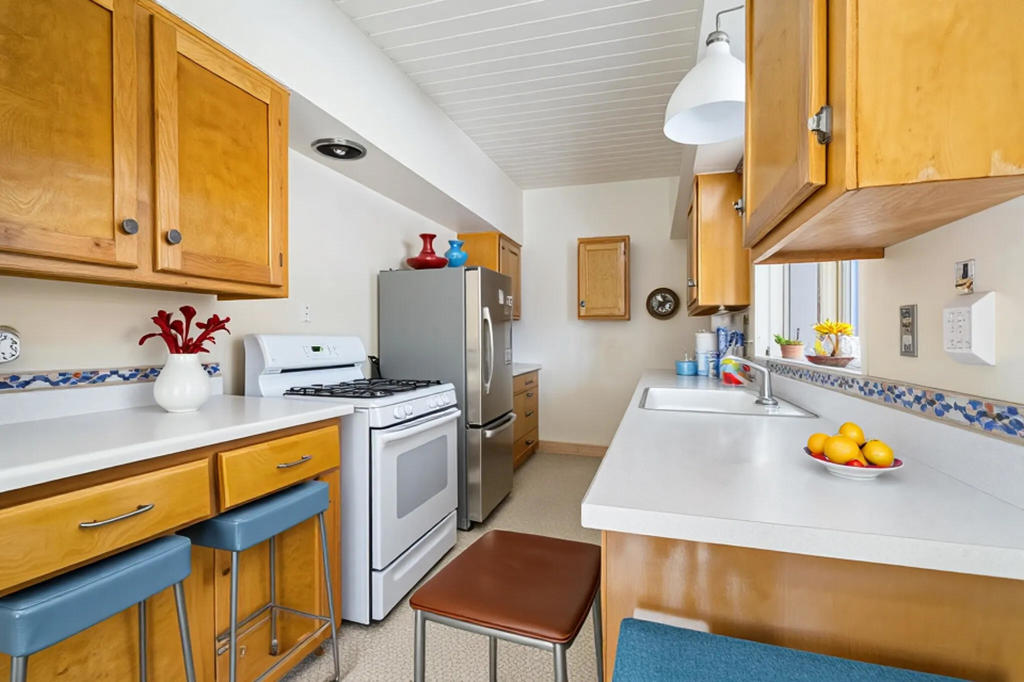 Little Beverly Hills - Residential