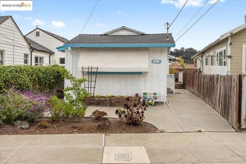 Photo of 10430 Voltaire Ave, Oakland, CA 94603 (MLS # 41114969)