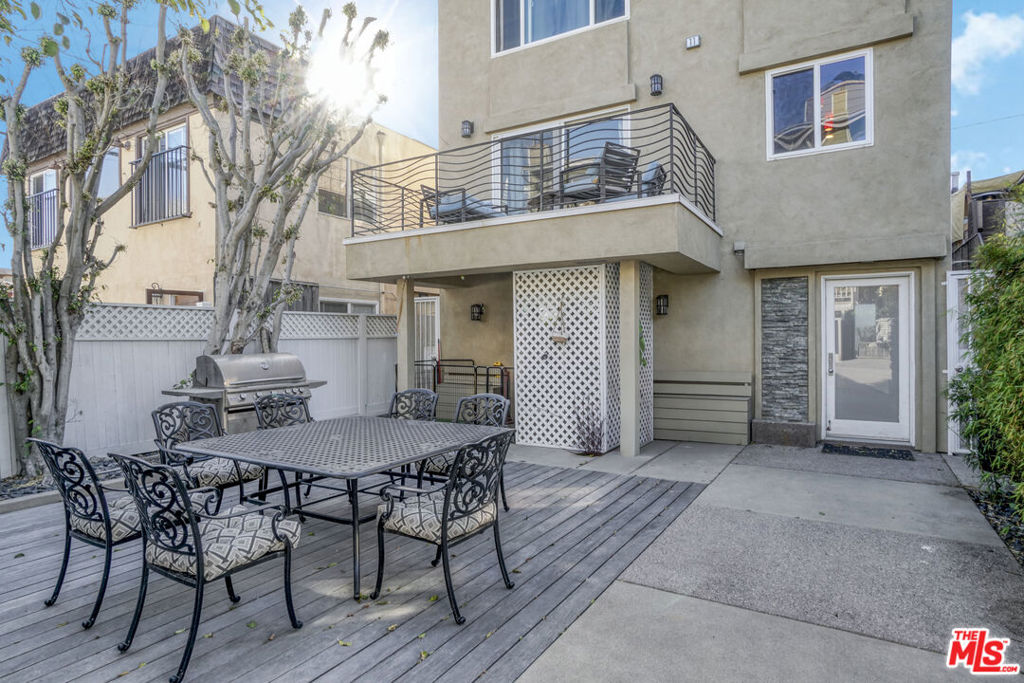 11 19th Avenue