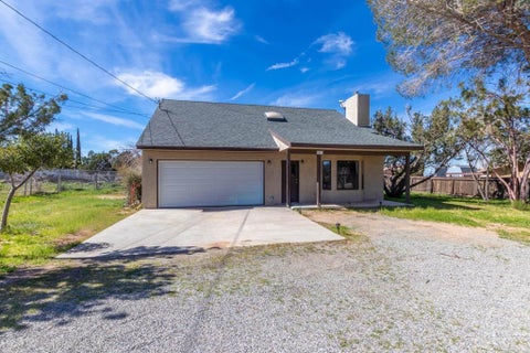 Photo of 8878 Sabina Avenue, Hesperia, CA 92345 (MLS # PTP2606912)