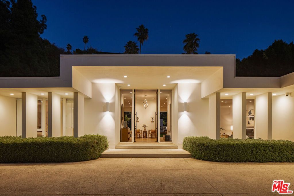 Photo of 1130 Maytor Place, Beverly Hills, CA 90210 (MLS # 26643583)