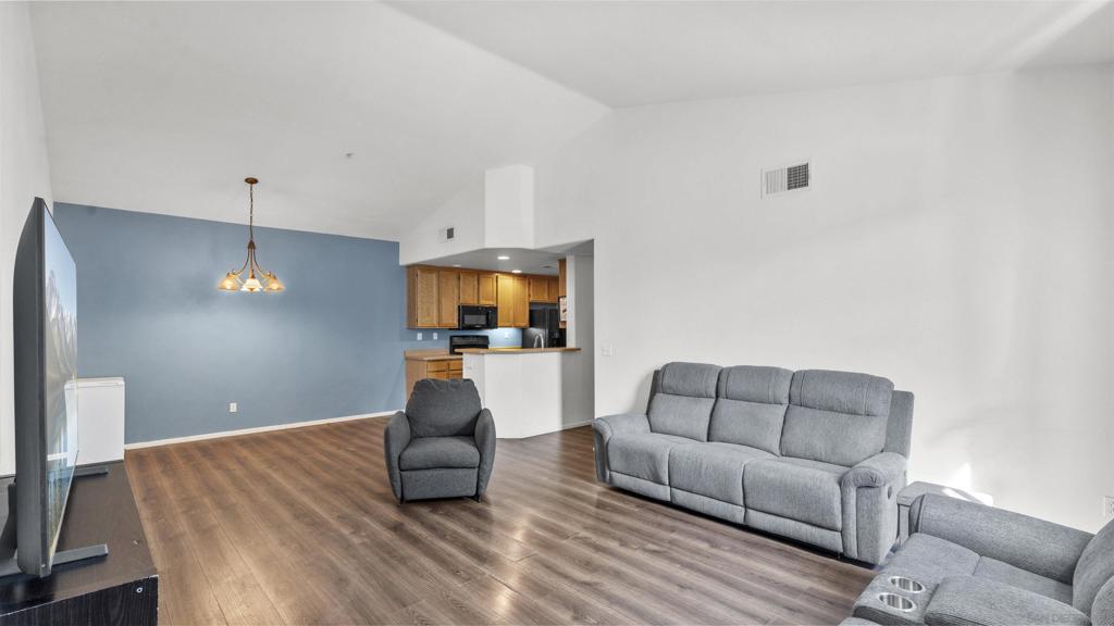 1890 Chambery Pl 2336