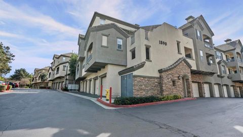 Photo of 1890 Chambery Pl Pl #2336, Chula Vista, CA 91913 (MLS # 260003778SD)