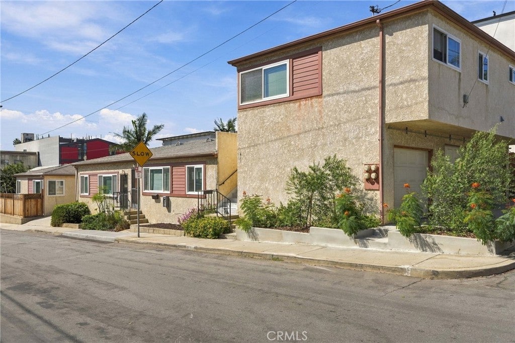 411 E Franklin