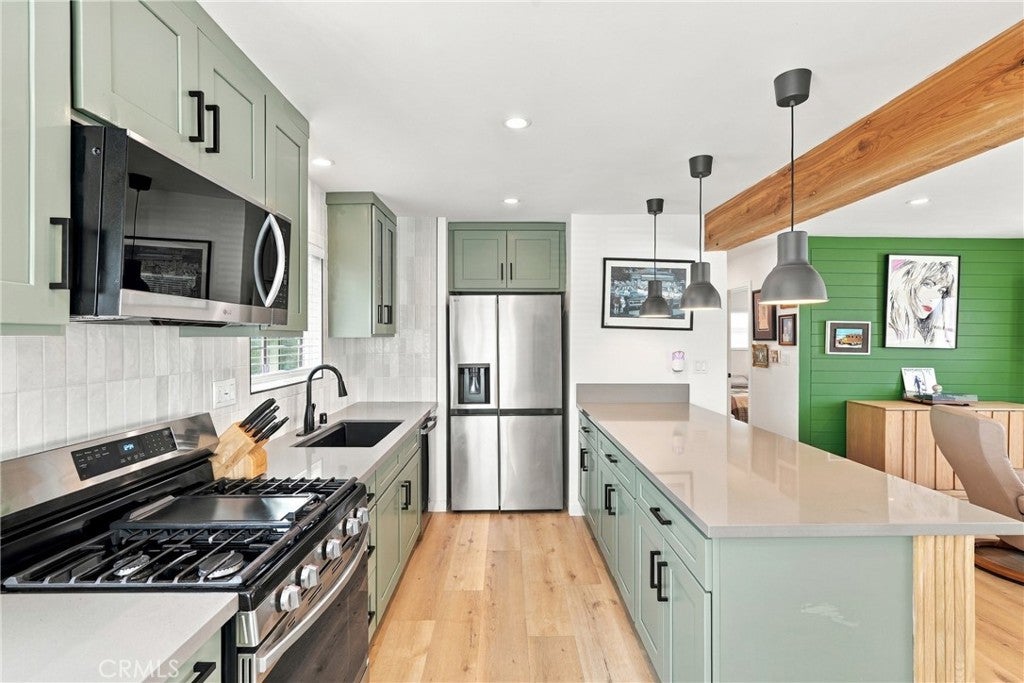 411 E Franklin