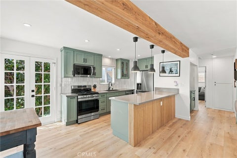 Photo of 411 E Franklin AVE, El Segundo, CA 90245 (MLS # SB26202814)