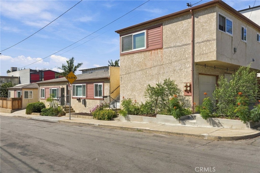 411 E Franklin