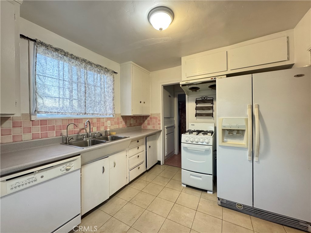 607 N Harbor Boulevard 1/2