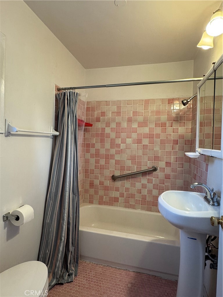 607 N Harbor Boulevard 1/2