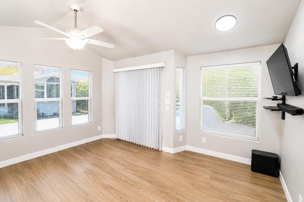 69333 E Palm Canyon Drive 77