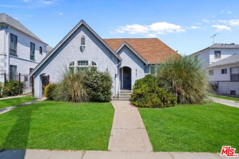 Photo of 5101 W 21st Street, Los Angeles, CA 90016 (MLS # 26971287)