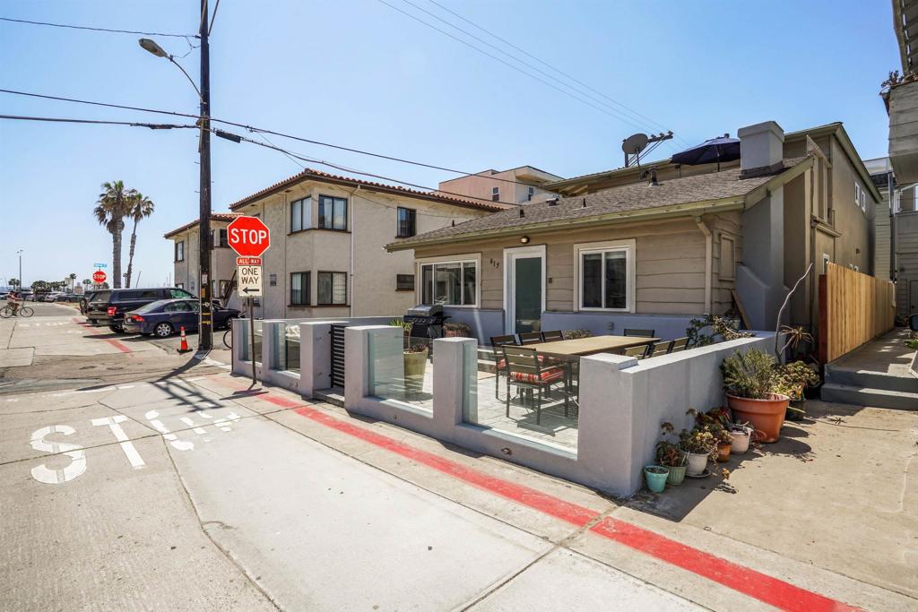 3492 Bayside Lane