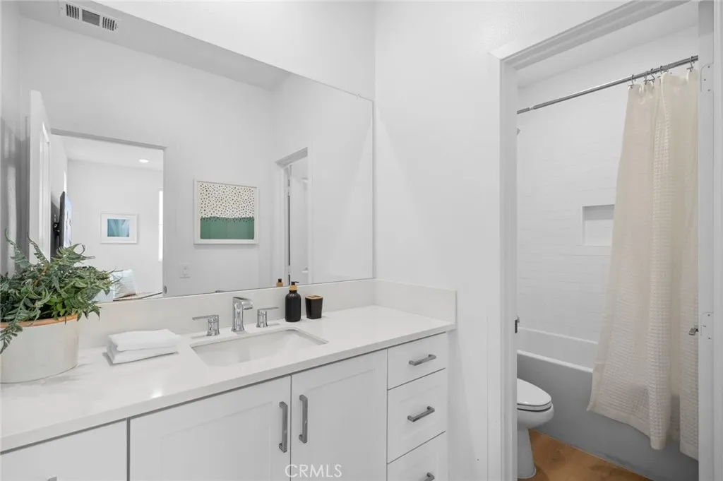 Irvine, California 92618, United States, 4 Bedrooms Bedrooms, ,4 BathroomsBathrooms,Residential,Active,207712