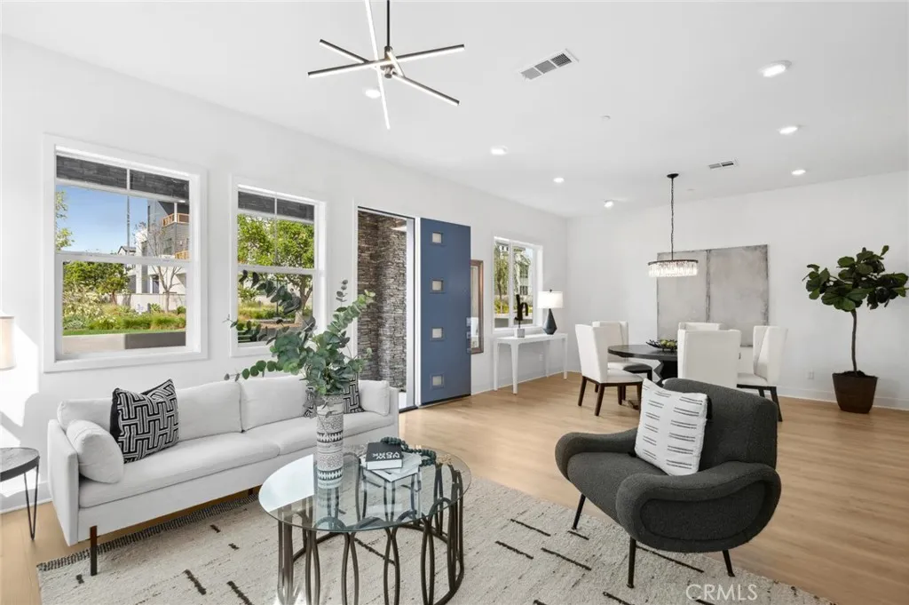 Irvine, California 92618, United States, 4 Bedrooms Bedrooms, ,4 BathroomsBathrooms,Residential,Active,207712