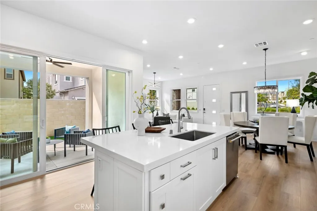 Irvine, California 92618, United States, 4 Bedrooms Bedrooms, ,4 BathroomsBathrooms,Residential,Active,207712