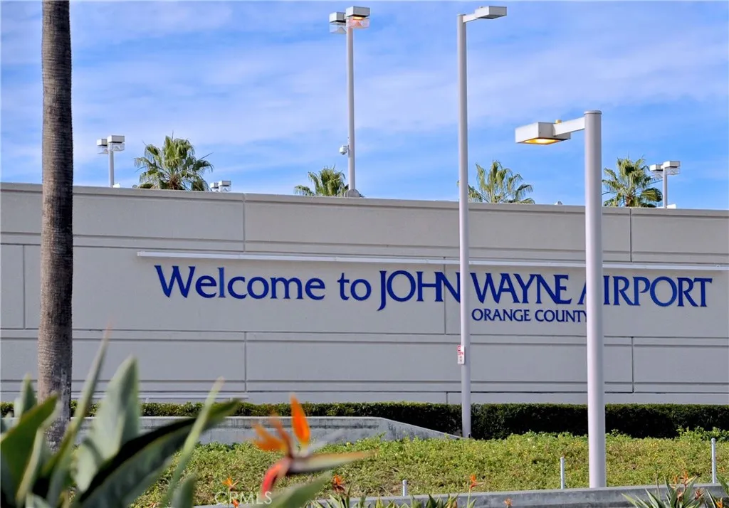 Irvine, California 92618, United States, 4 Bedrooms Bedrooms, ,4 BathroomsBathrooms,Residential,Active,207712