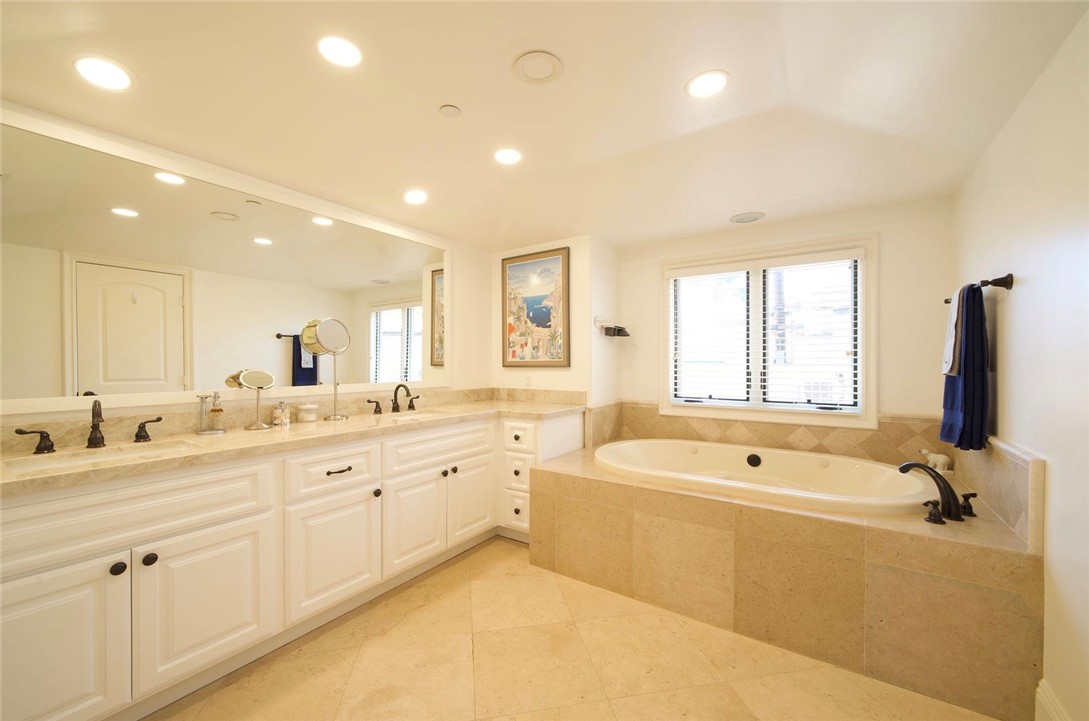 Corona del Mar South of PCH (CDMS) - Residential Lease