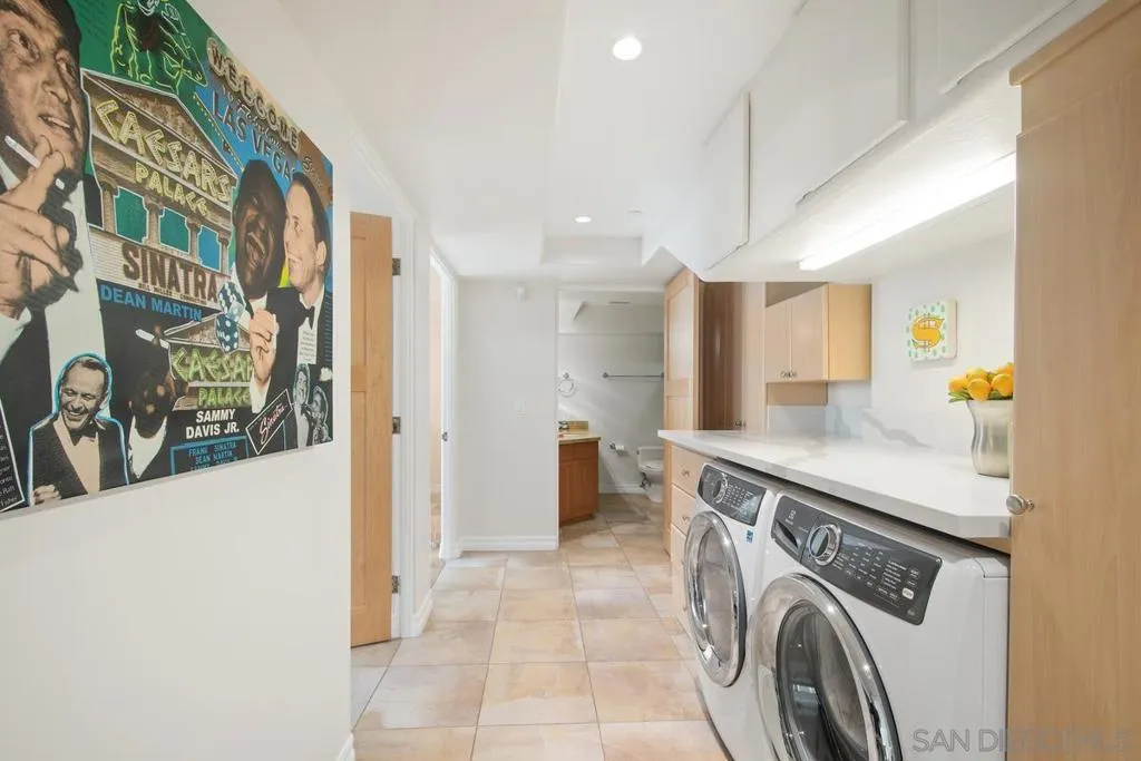 La Jolla, California 92037, United States, 3 Bedrooms Bedrooms, ,3 BathroomsBathrooms,Residential,Active,214940