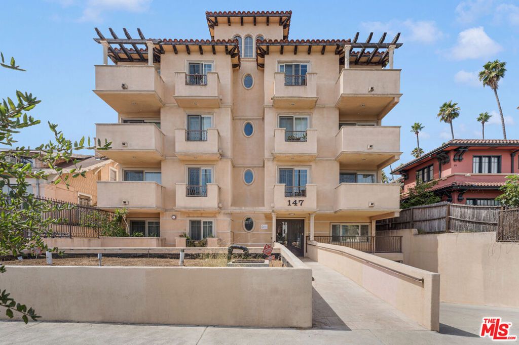 Photo of 147 N Berendo Street #202, Los Angeles, CA 90004 (MLS # 26655041)